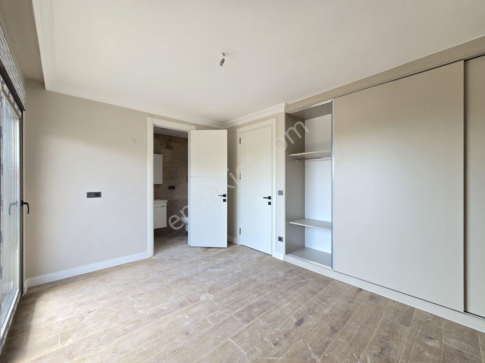 Ayvalık Küçükköyde Havuzlu Sitede 2+1 Villa Kısa Süreliğine Acil - Görsel 16