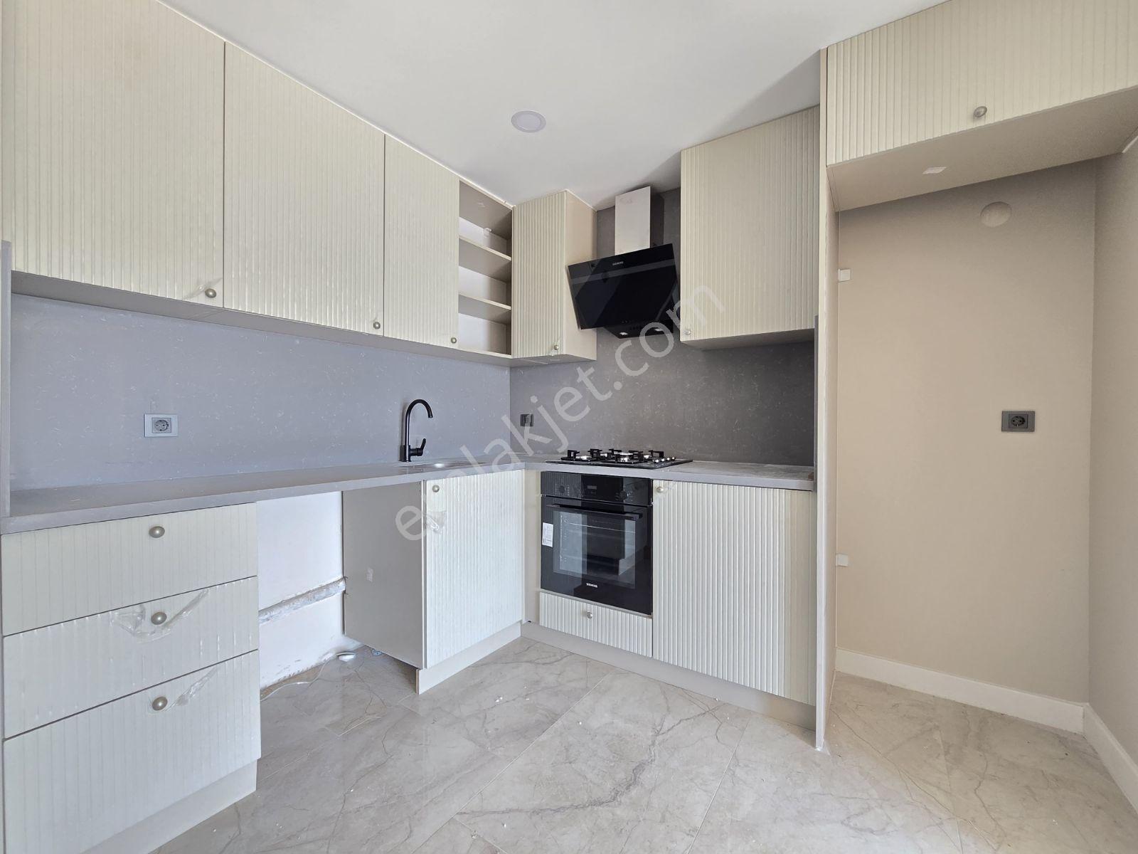 Ayvalık Küçükköyde Havuzlu Sitede 2+1 Villa Kısa Süreliğine Acil - Görsel 15