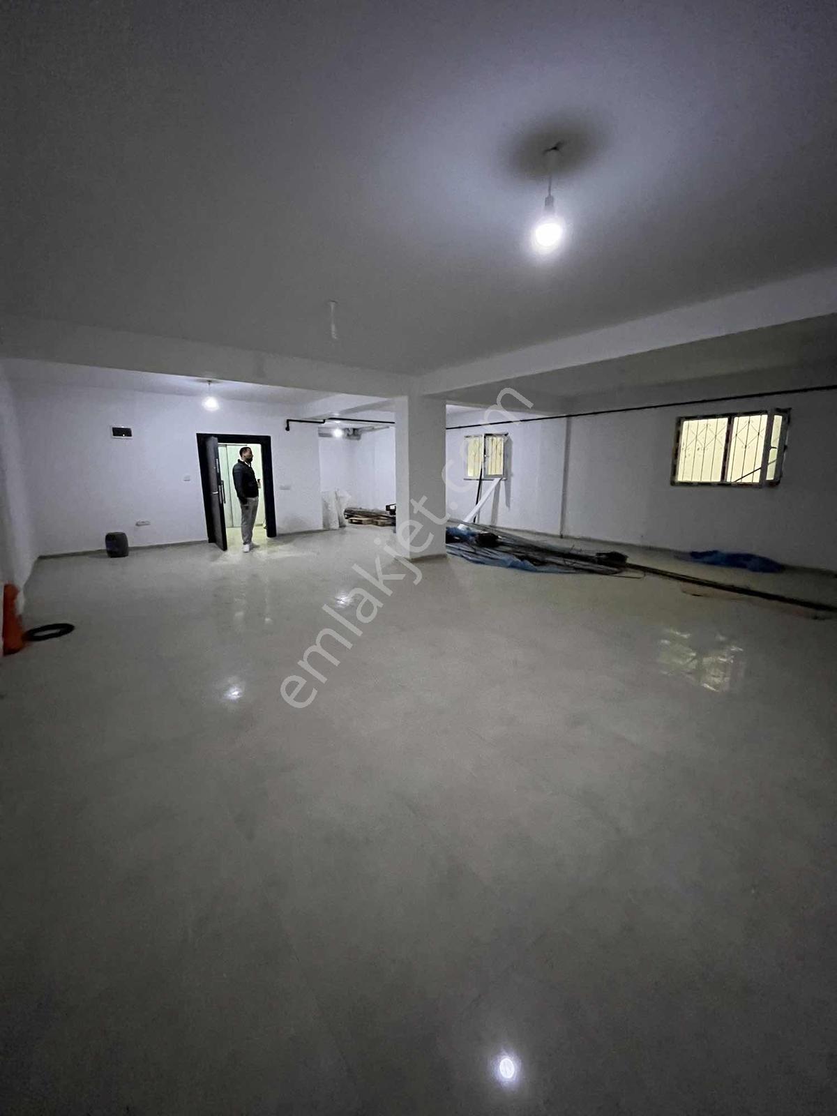 Güvercintepe Gül Sokakta Kiralık Geniş Ve Kullanışlı Depo.220m2