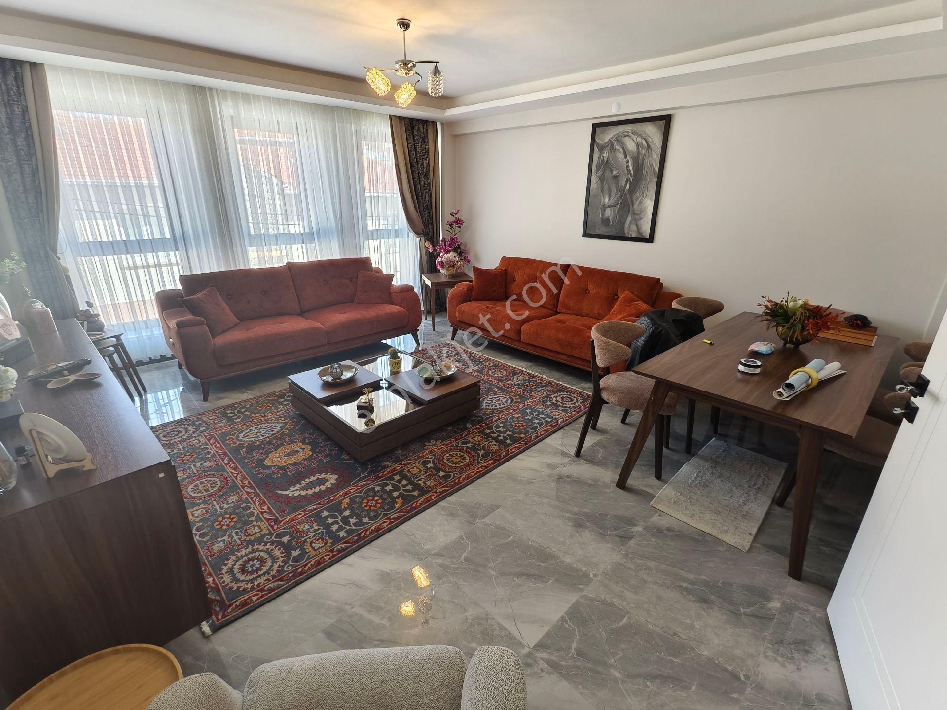 Pera'dan Sazova Kavaklar Sk 290 M2 5+1 Kiralık Triblex Villa - Görsel 3
