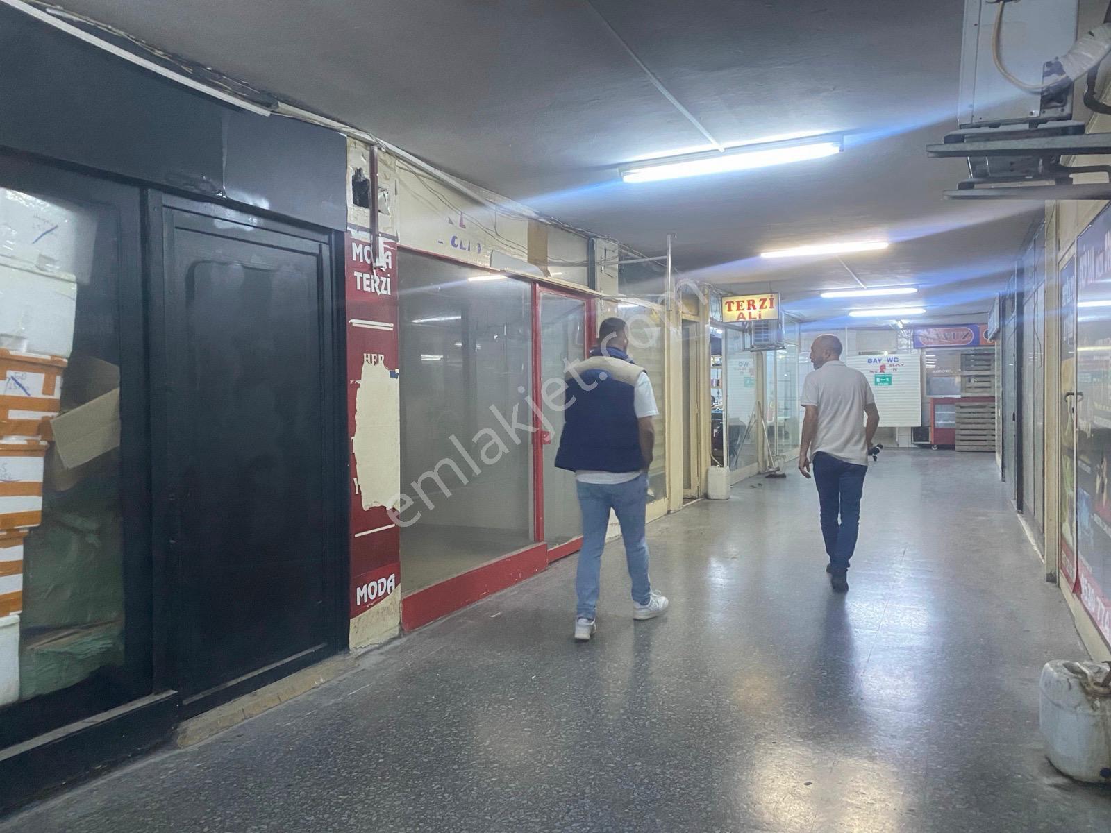 Kc Emlaktan Mersinin Göbeğinde Merkez Çarşıda Satılık Dükkan - Görsel 19