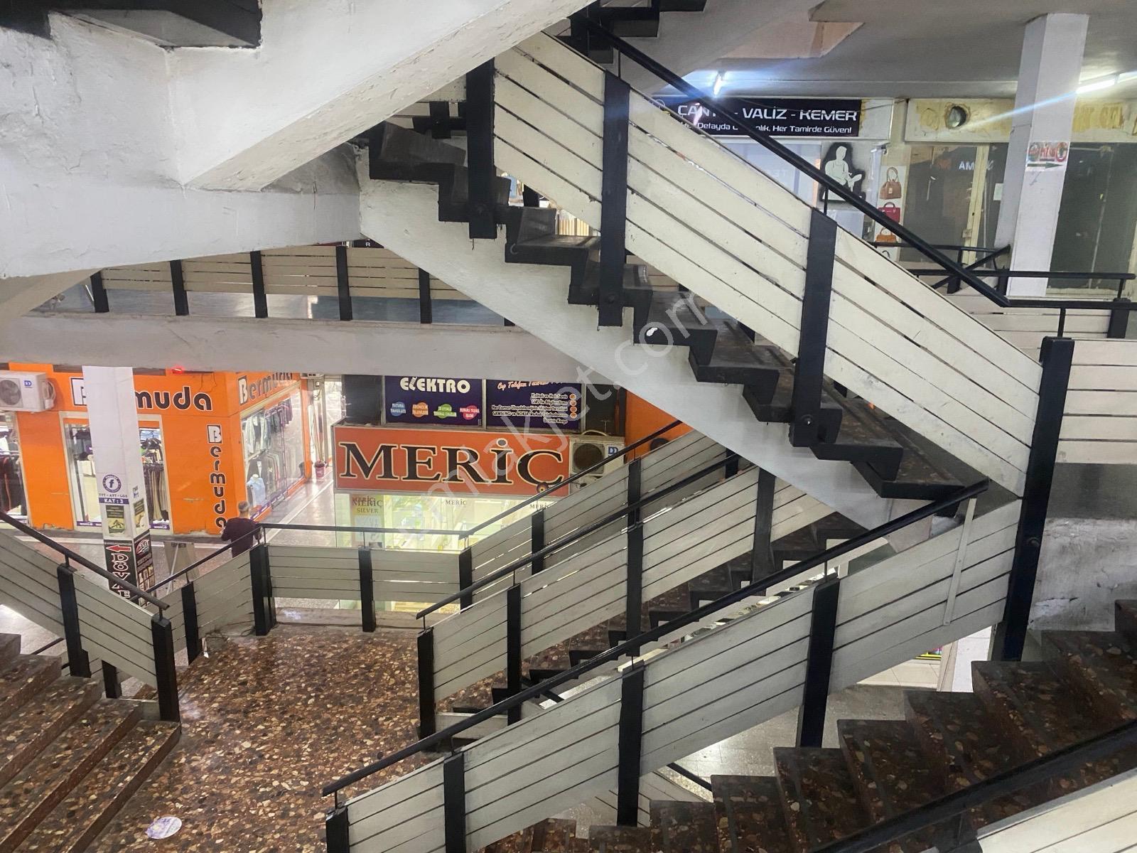 Kc Emlaktan Mersinin Göbeğinde Merkez Çarşıda Satılık Dükkan - Görsel 12