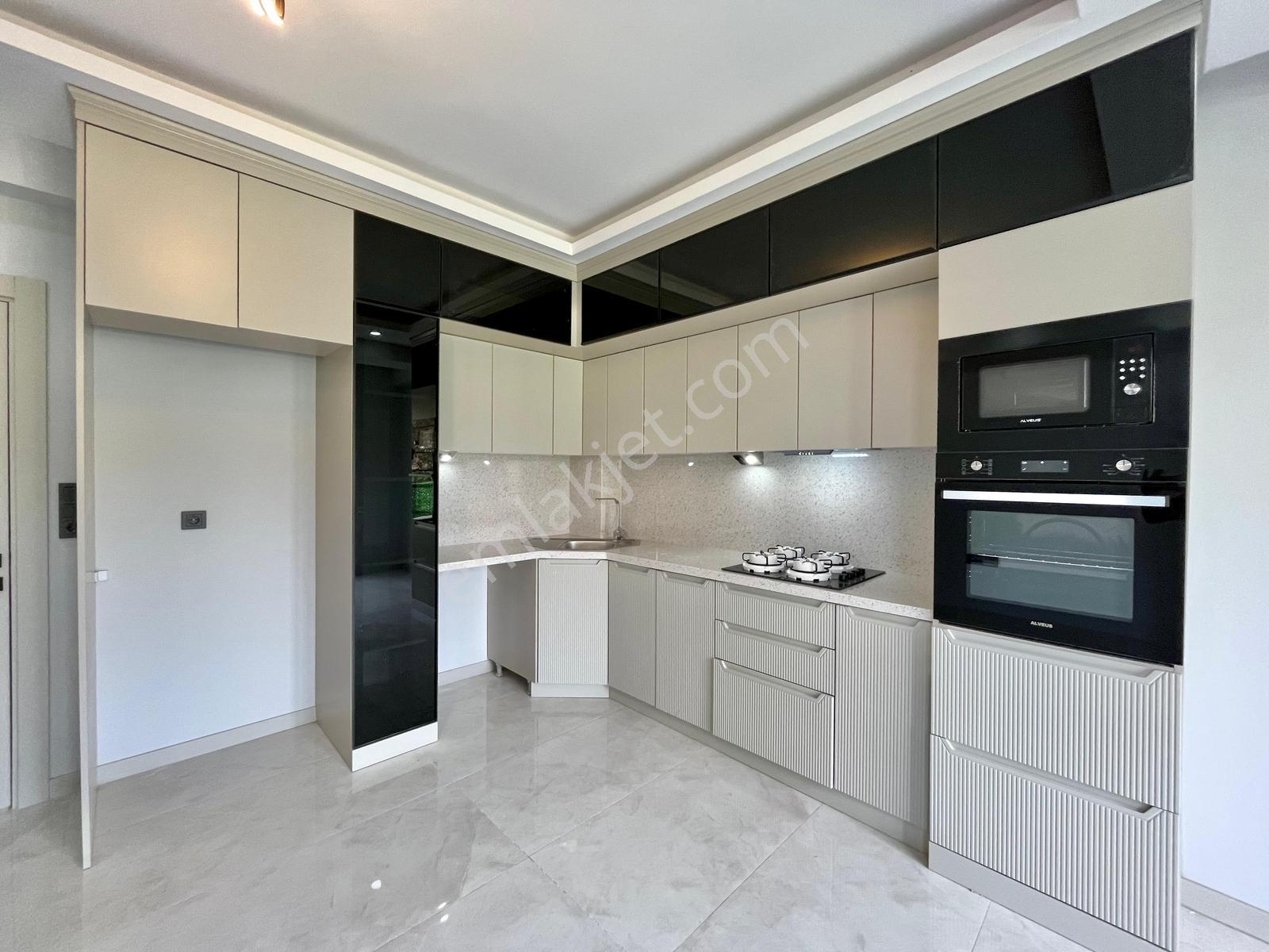 Gümüşden Gürede Denize Sadece 50m Müstakil Bahçeli Şık 3+1 Villa - Görsel 8