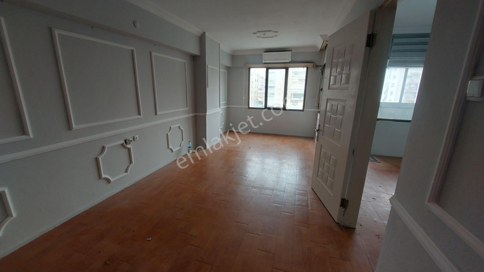 Bornova Vergi Dairesi Arkasında 1+1 Kiralık Ofis