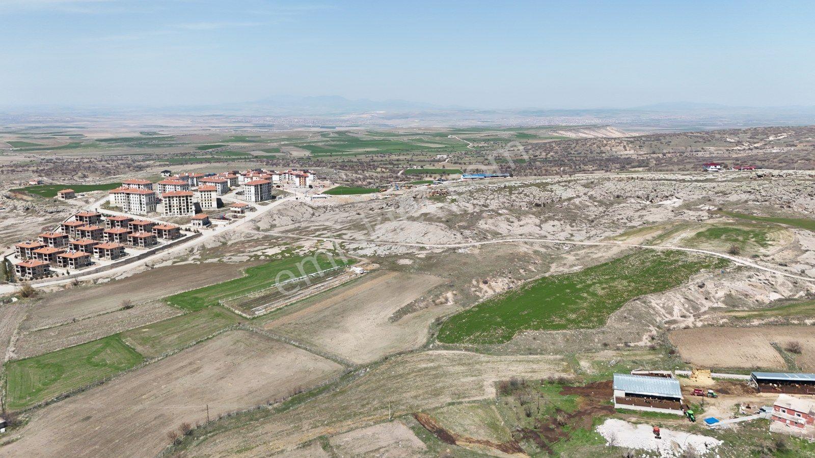 Güzelyurt'ta Toki Yanıbaşında Manzaralı Yatırım Fırsatı 1236 M²