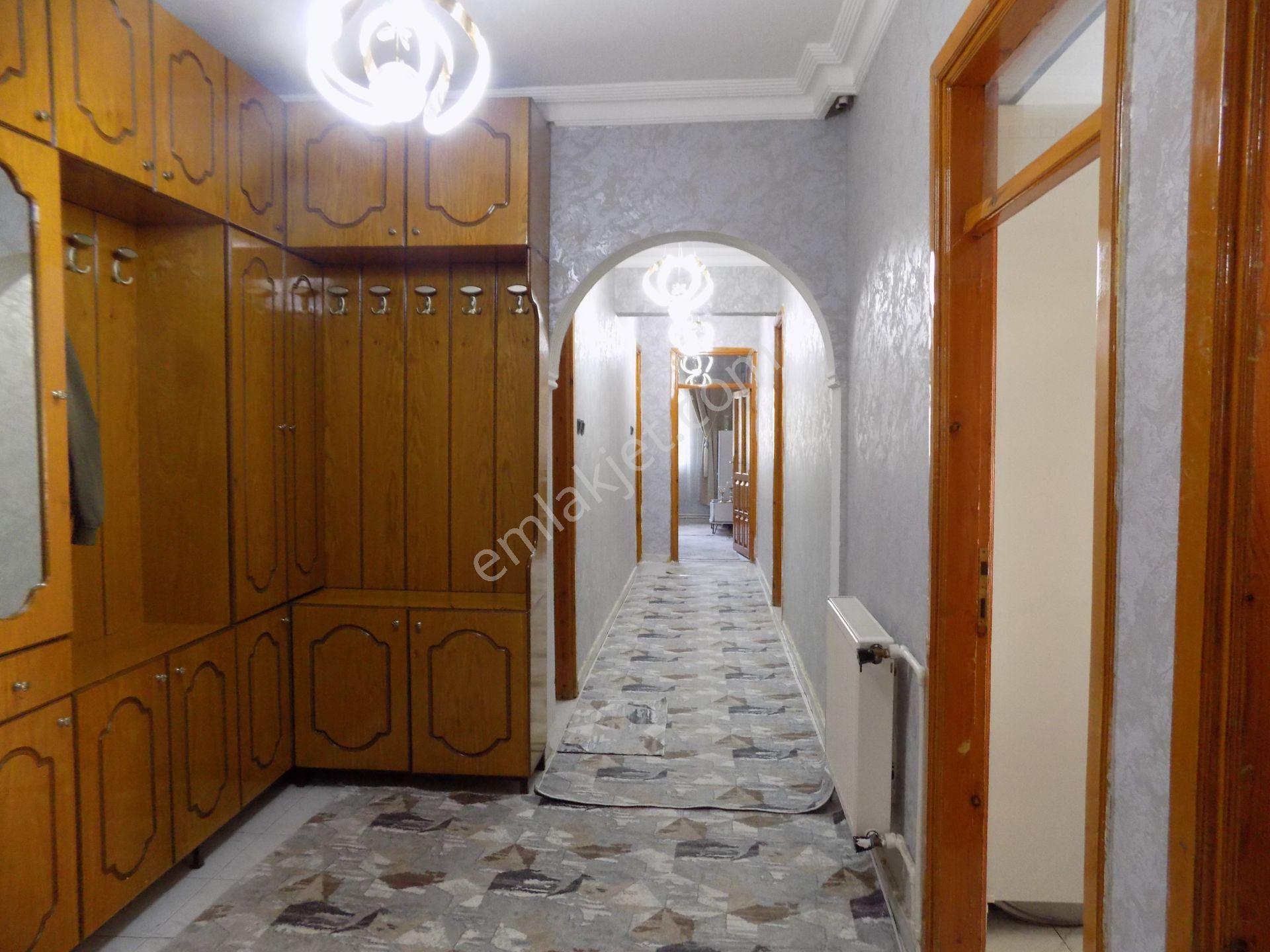 Selahaddin Eyyubi Mah. Mehmet Akif Ersoy Caddesi 3. Parsel 3+1 Doğalgazlı, 180 M2 3. Kat Daire - Görsel 11