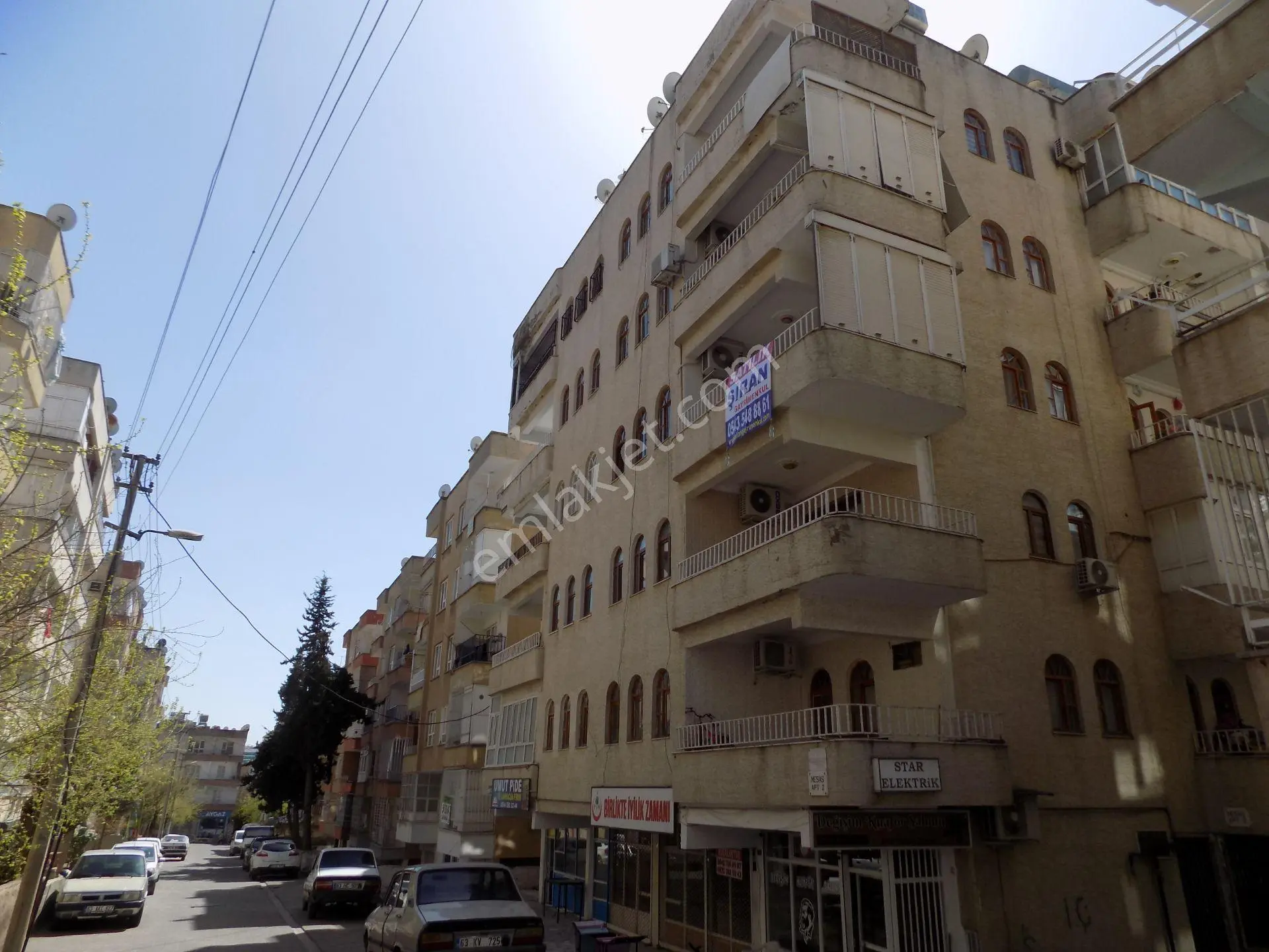 Selahaddin Eyyubi Mah. Mehmet Akif Ersoy Caddesi 3. Parsel 3+1 Doğalgazlı, 180 M2 3. Kat Daire