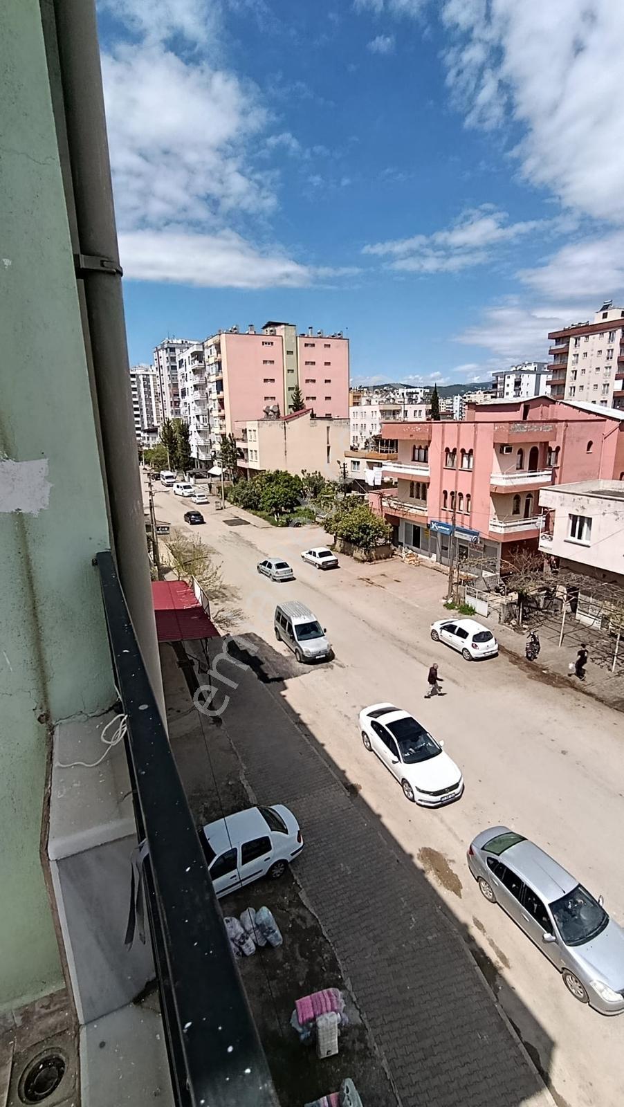 Kozan Gayrimenkulden Saimbeyli Caddesinde Harika Konumda Daire - Görsel 11