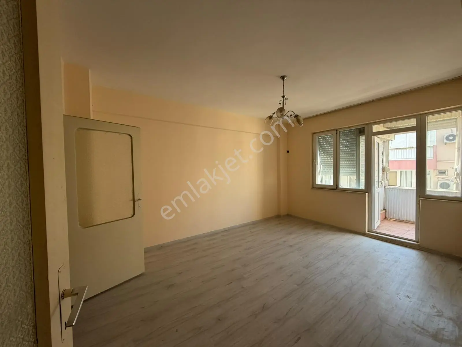 Dokuma Ulus'ta Merkezde Geniş Aileye Uygun 3+1 Kiralık Daire