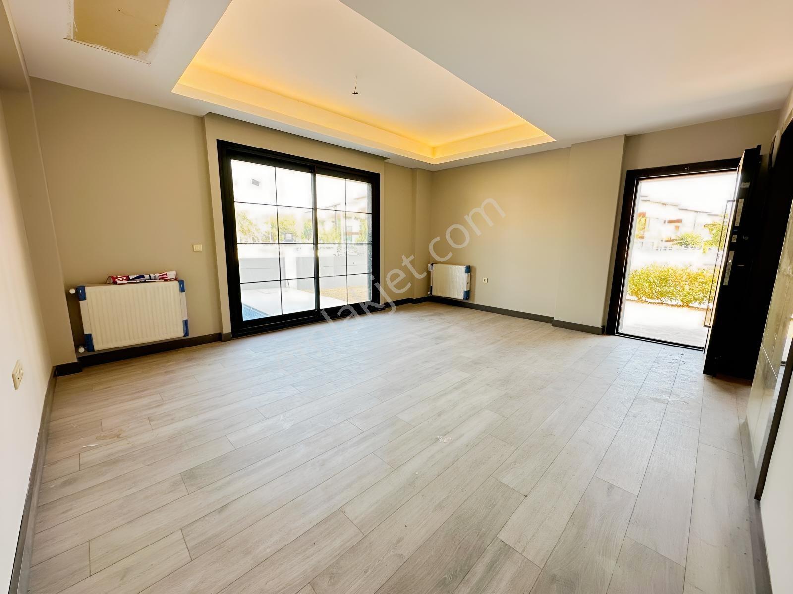 Menderes'te Defne Park Sitesi Arsası 300m2 3+1 Satılık Villa - Görsel 18