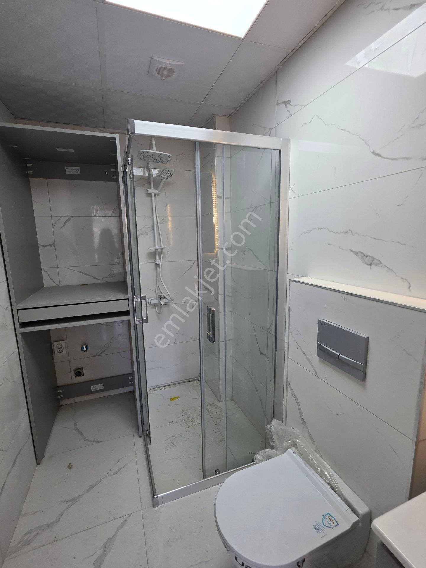 Kuşadası'nda Geniş Balkon Ön Cephe Daire - Görsel 25