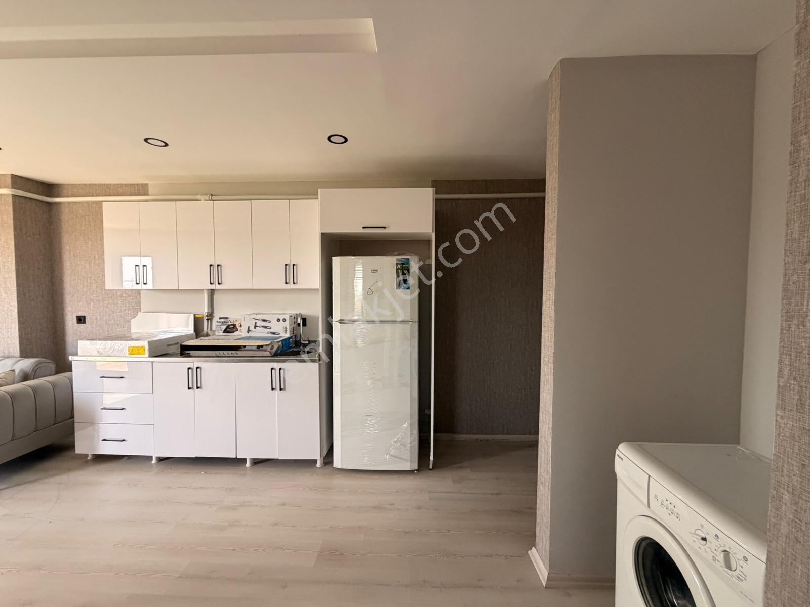 Murat Emlaktan Ultra Lüks Sıfır Eşyalı 1+1 Dairemiz Kiralıktır - Görsel 15
