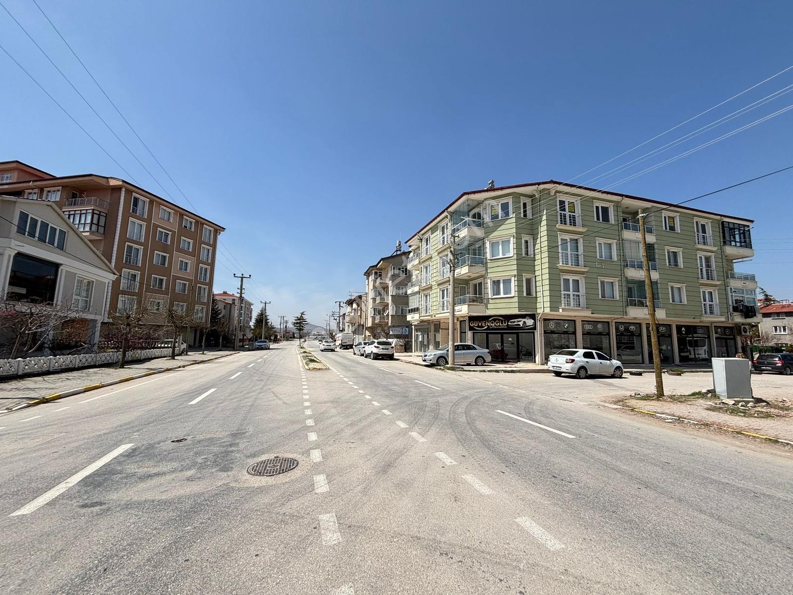 Yaman'dan Bolvadin Sağlık Meslek Lise Karşısı Satılık 3+1 Daire - Görsel 21