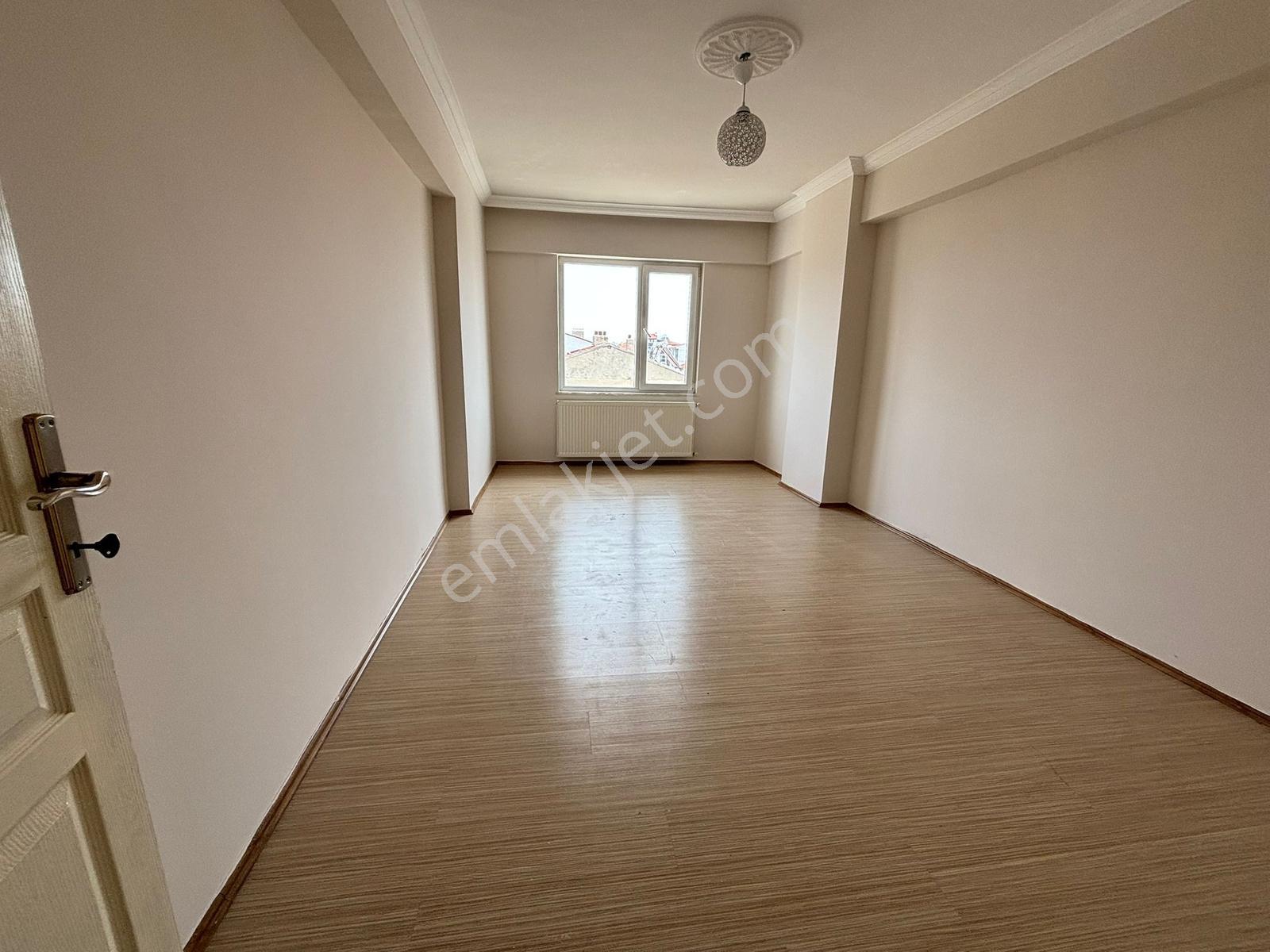 Yaman'dan Bolvadin Sağlık Meslek Lise Karşısı Satılık 3+1 Daire - Görsel 13