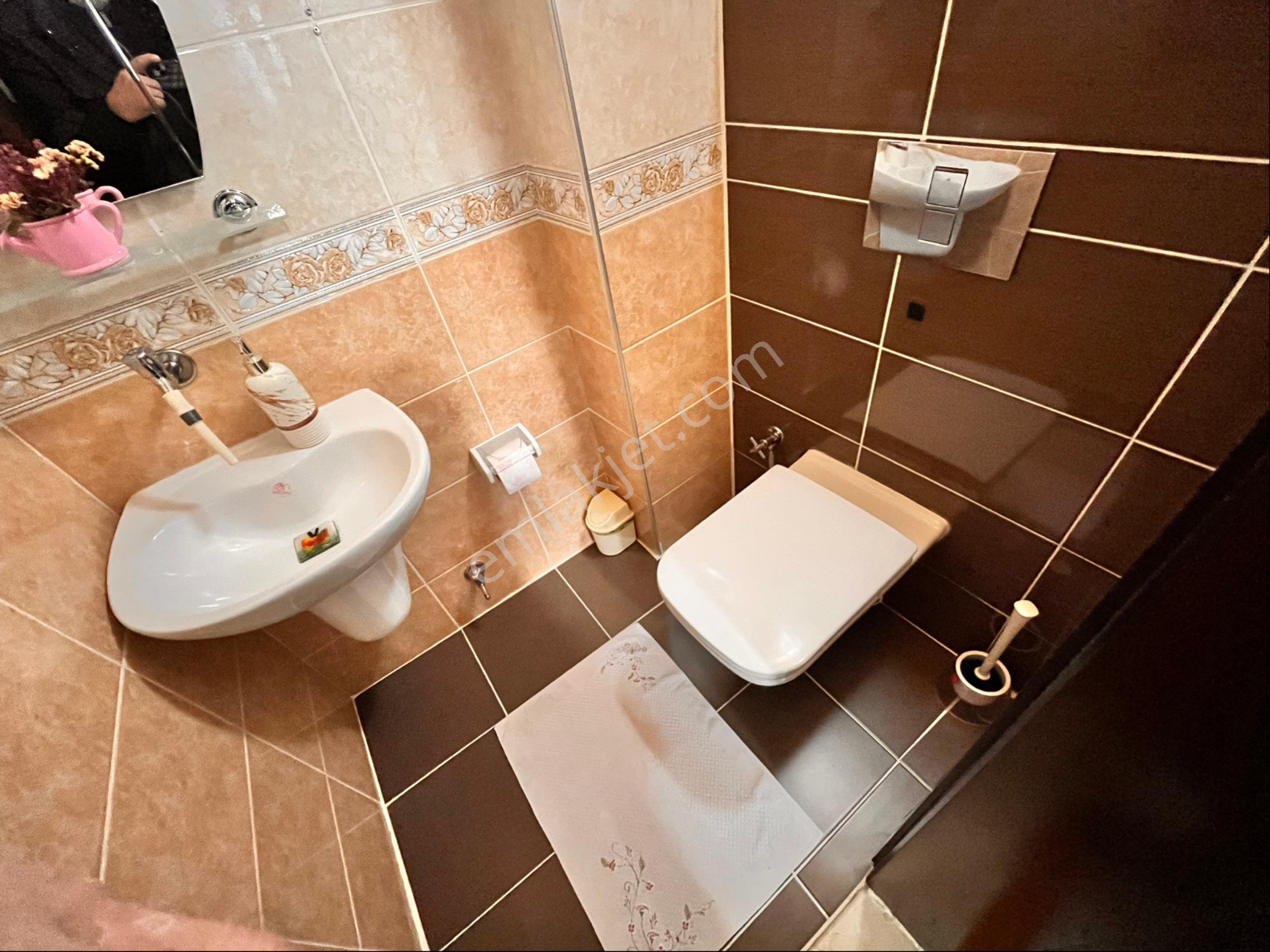 Satılık İçi Özel Yapım Catı Daire 2+1 Brüt 90m2 - Görsel 6