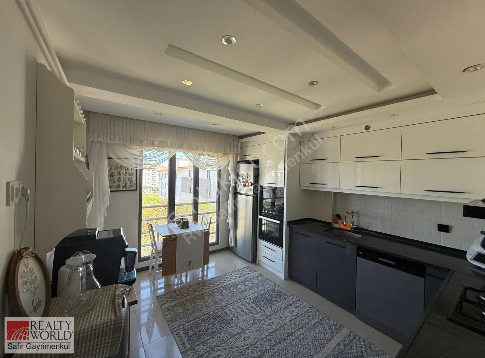 Karahasanlı'da 4+1 Dubleks Daire - 205 M² Geniş Kullanım Alanı - Görsel 13