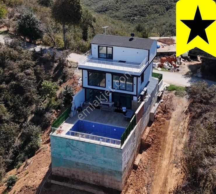 Deniz Ve Doğa Manzaralı Müstakil Havuzlu Satılık Villa