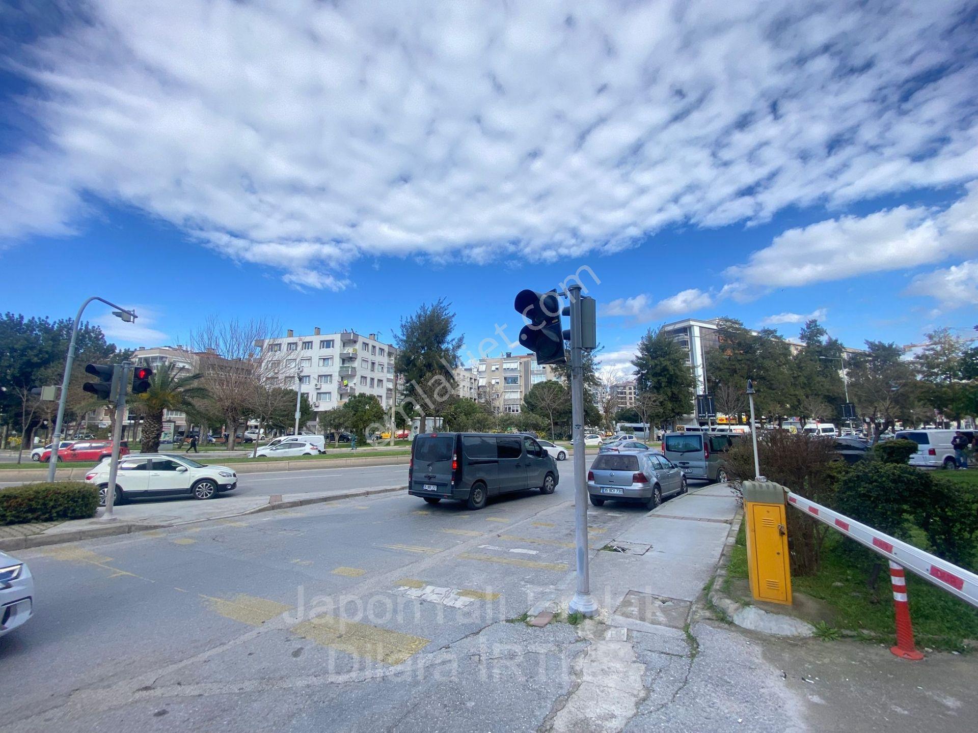 Halide Edip Adıvar Caddesinde Dörtyol Kavşağında 160 M2 Kiralık Dükkan - Görsel 2