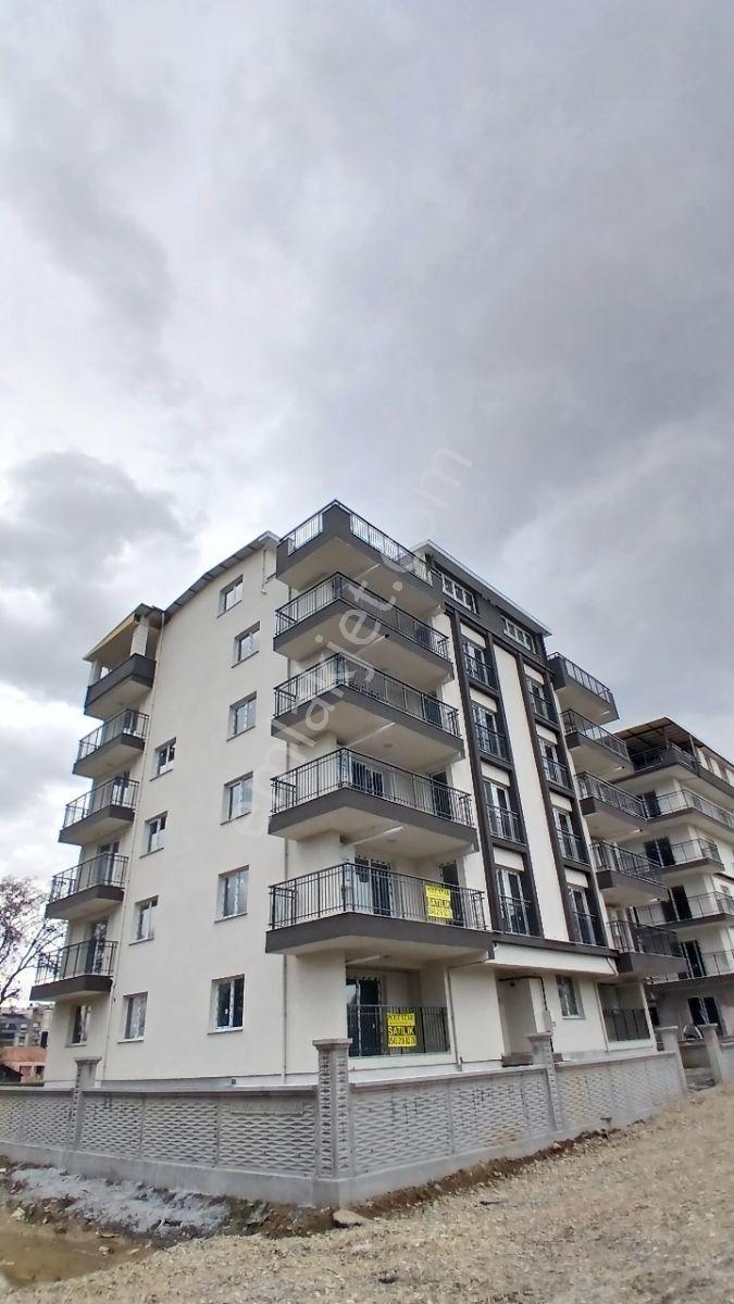 Germencik Park Mahalle'sinde Doğalgazlı Harika 3+1 Daire - Görsel 2