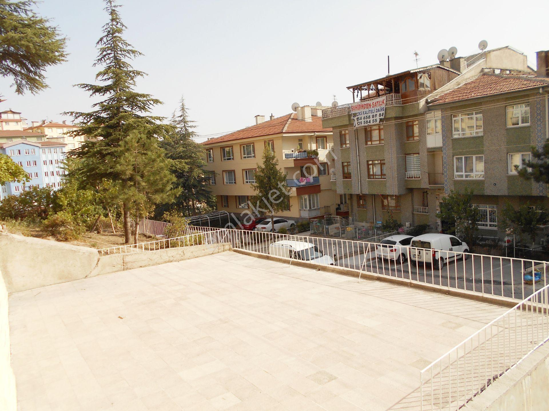 Uzman Emlak'tan Yunus Emre Cad Yakını Katta 3+1 Daire - Görsel 12