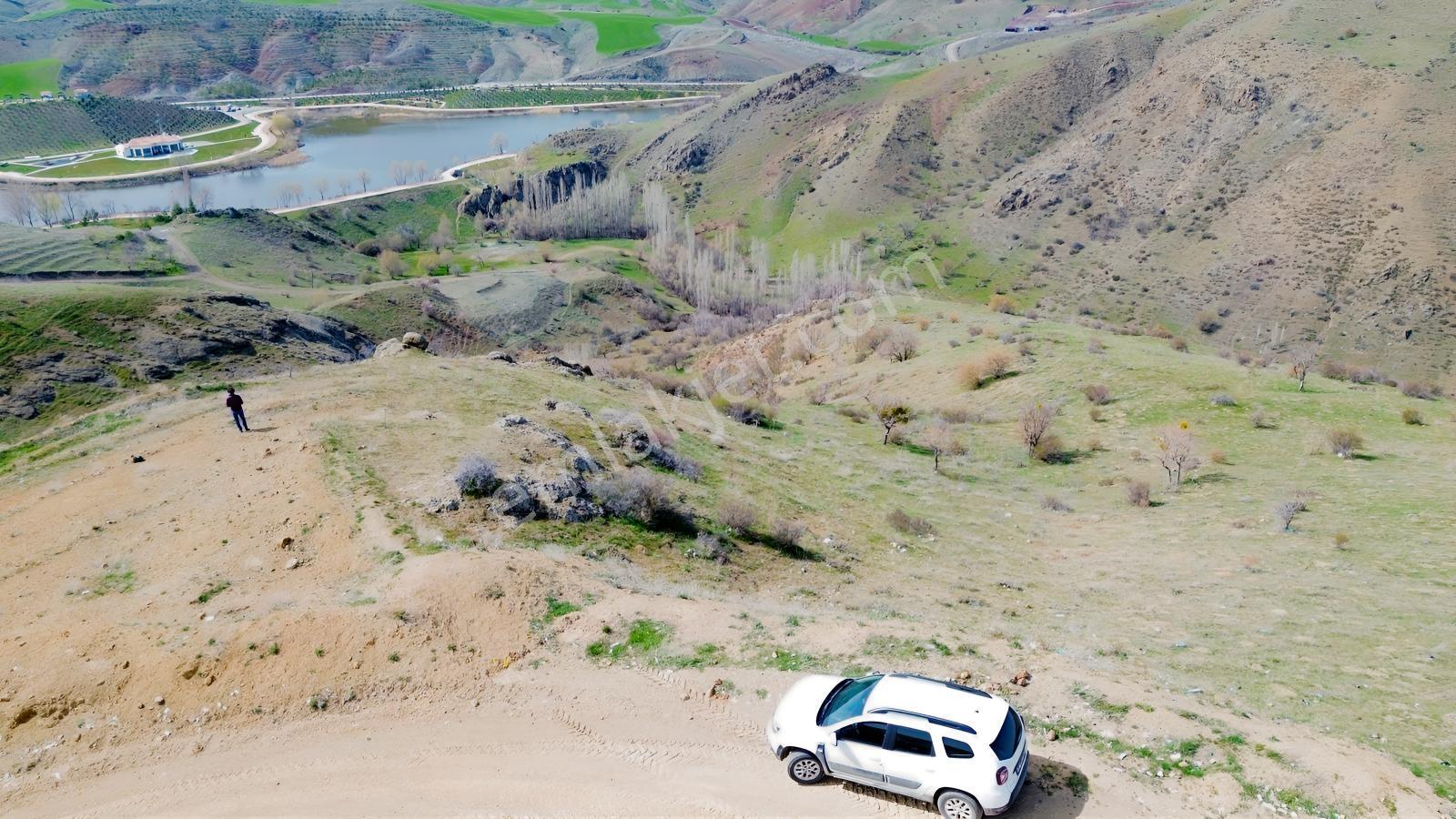Han'dan Kösrelik Göl Manzralı Yol Cepheli 1/2 Hisseli Arsa - Görsel 2