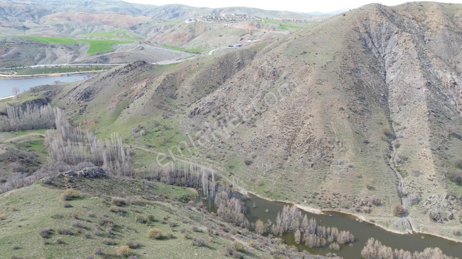 Han'dan Kösrelik Göl Manzralı Yol Cepheli 1/2 Hisseli Arsa - Görsel 17