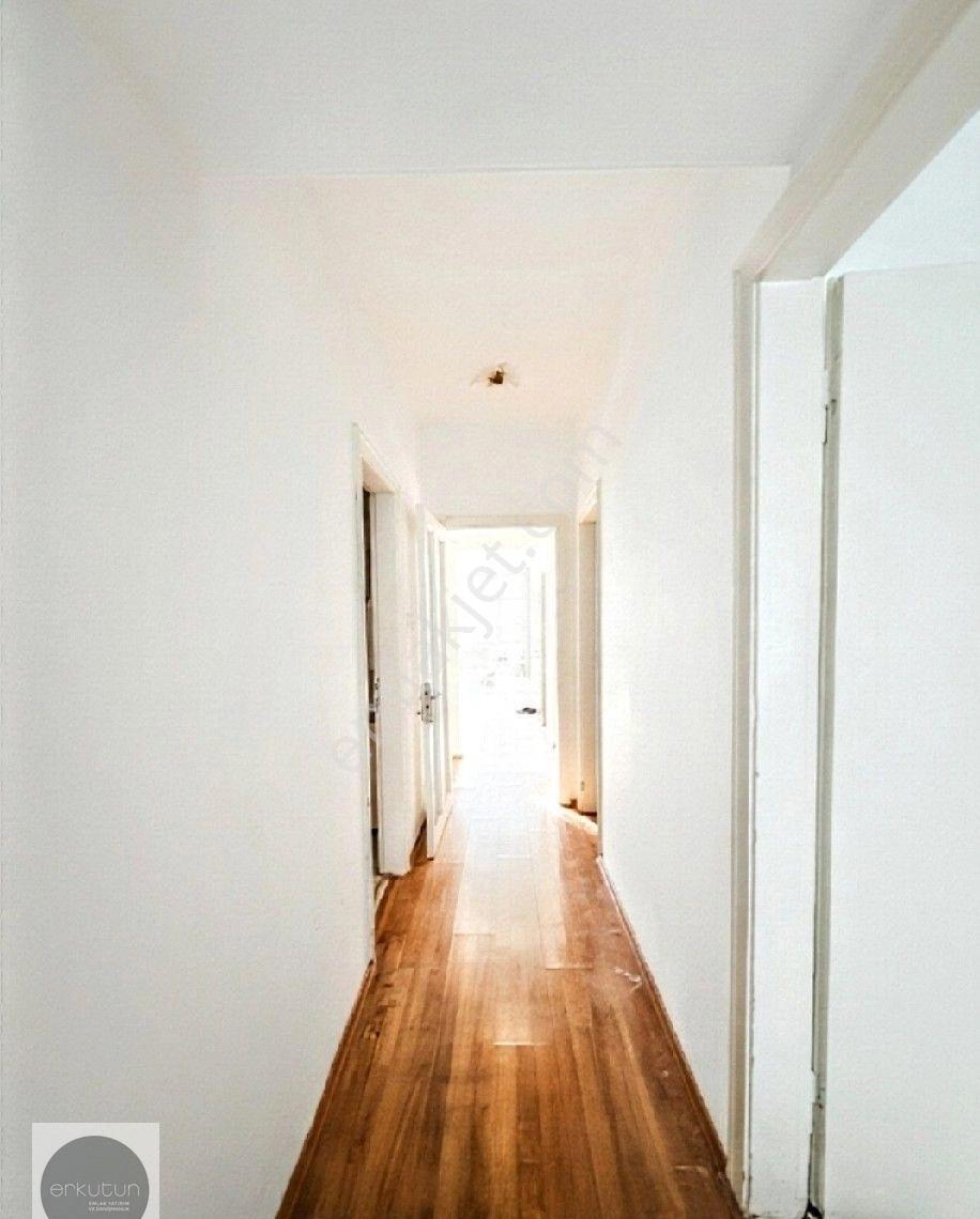 Erkutun'dan, Hüsrevgerede Ceddesi Üstü 3+1 Kiralık Daire - Görsel 31