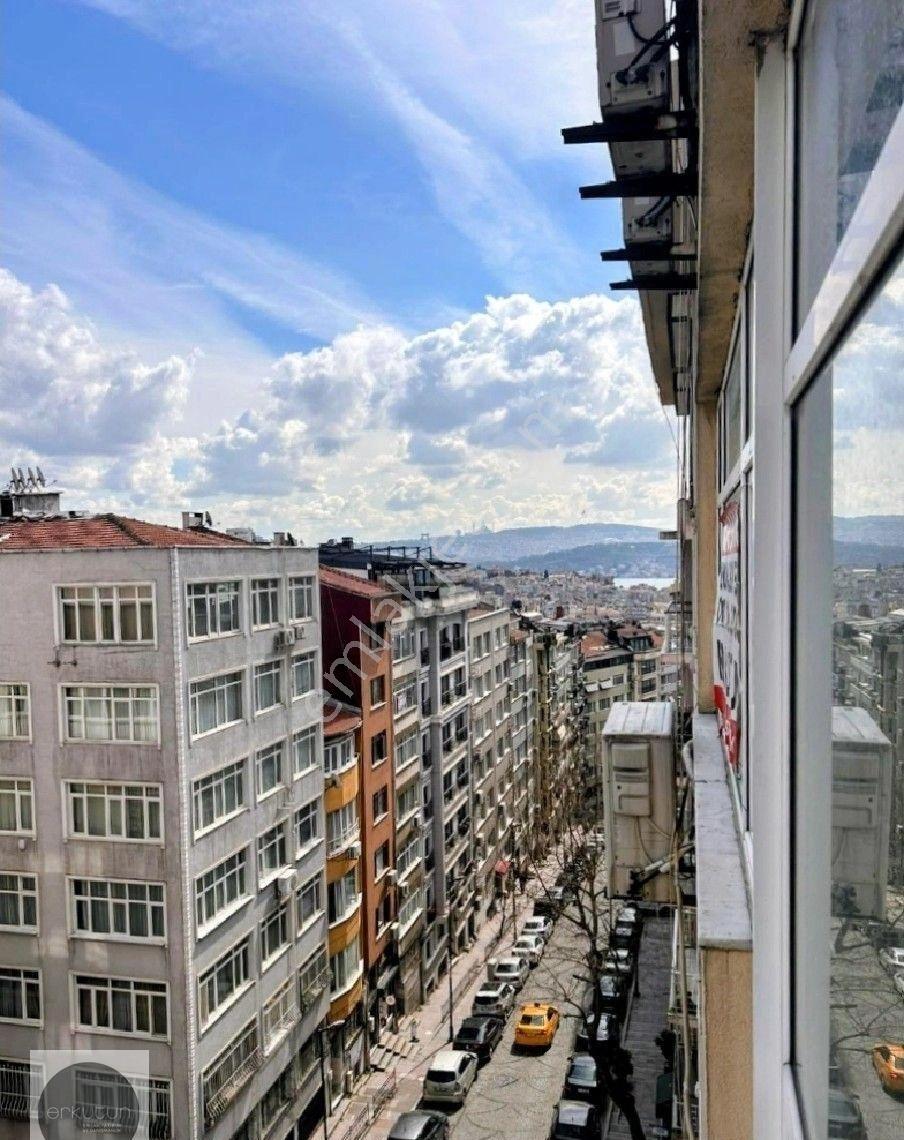 Erkutun'dan, Hüsrevgerede Ceddesi Üstü 3+1 Kiralık Daire