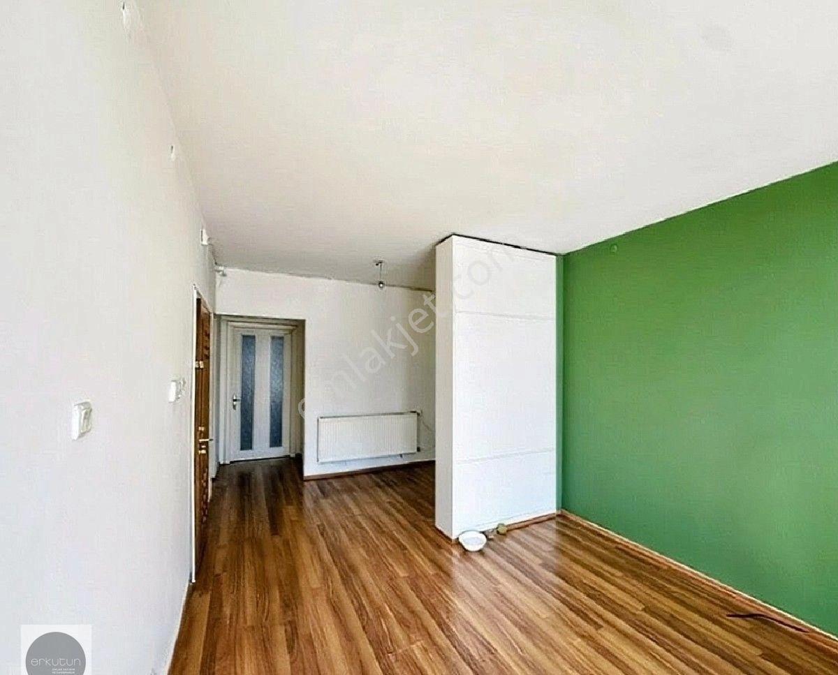 Erkutun'dan, Hüsrevgerede Ceddesi Üstü 3+1 Kiralık Daire - Görsel 30