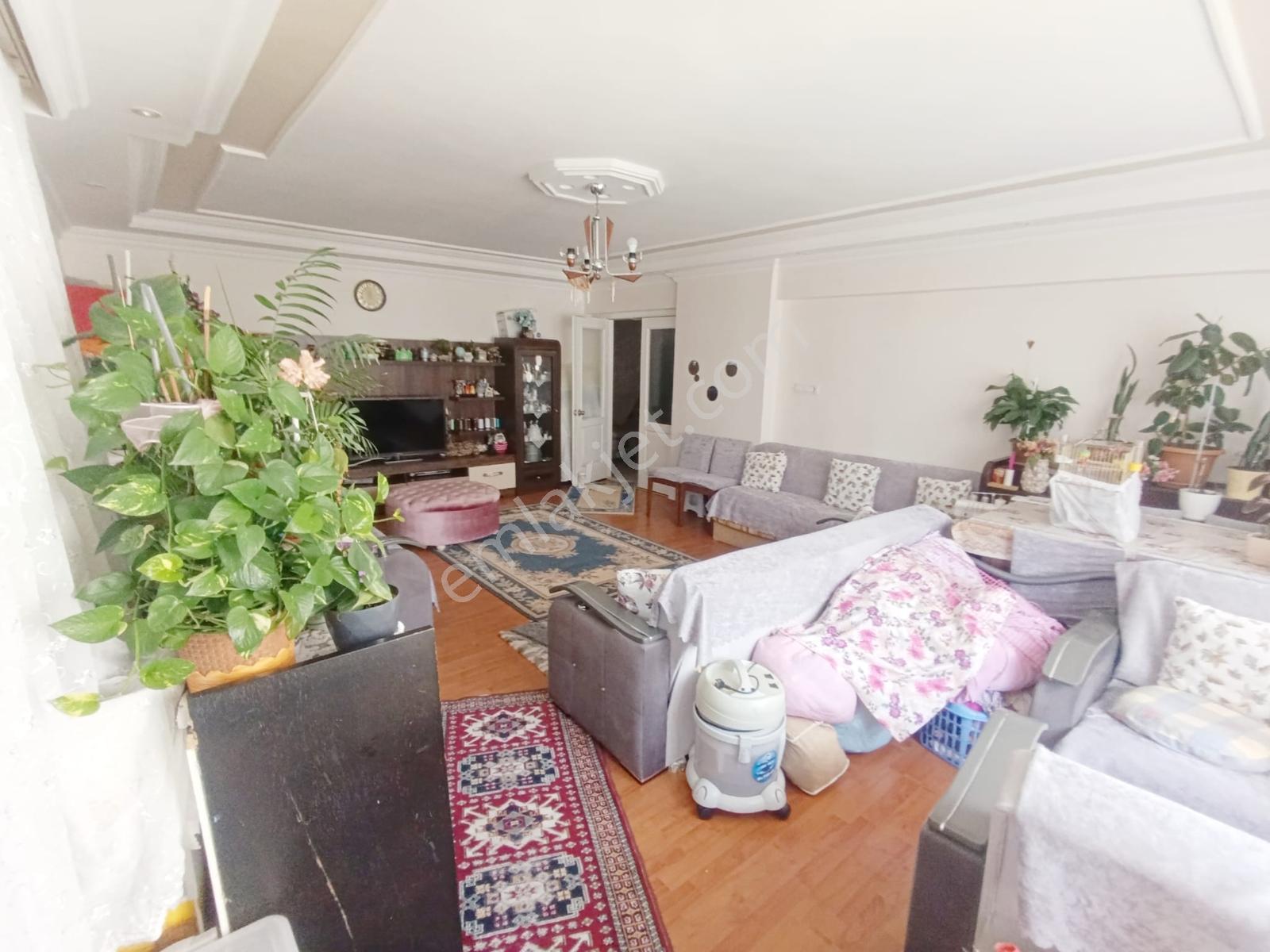 Satılık Beylikdüzü Ceylan Sit.180 M2.3+1 7.kat Açık Otoparklı - Görsel 3