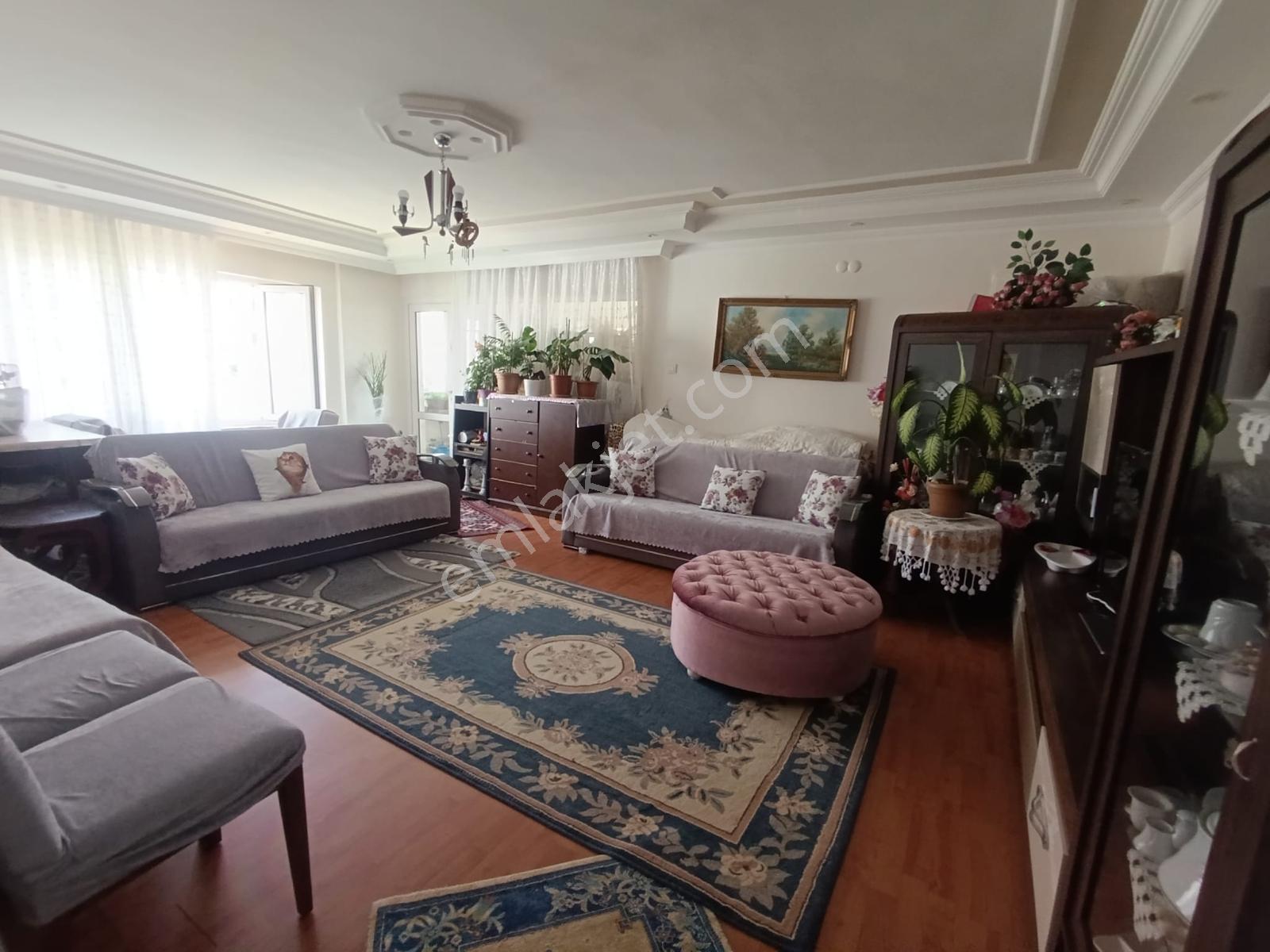Satılık Beylikdüzü Ceylan Sit.180 M2.3+1 7.kat Açık Otoparklı - Görsel 4