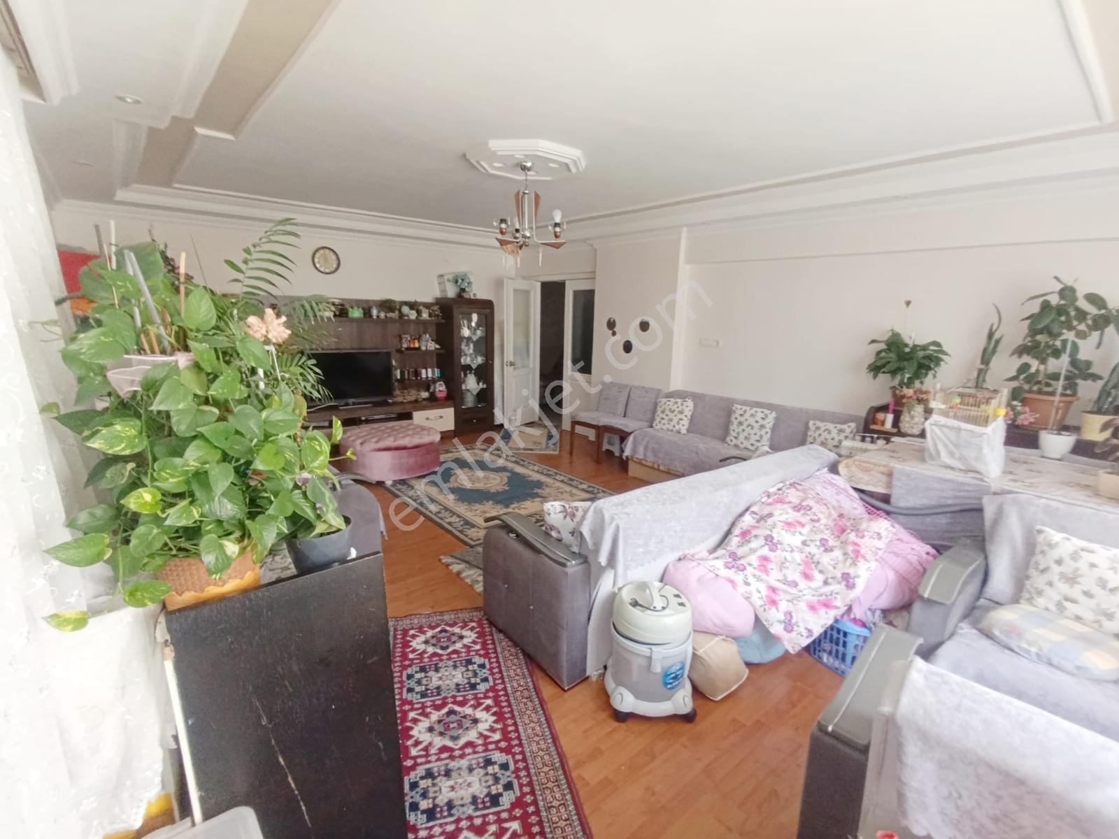 Satılık Beylikdüzü Ceylan Sit.180 M2.3+1 7.kat Açık Otoparklı - Görsel 2