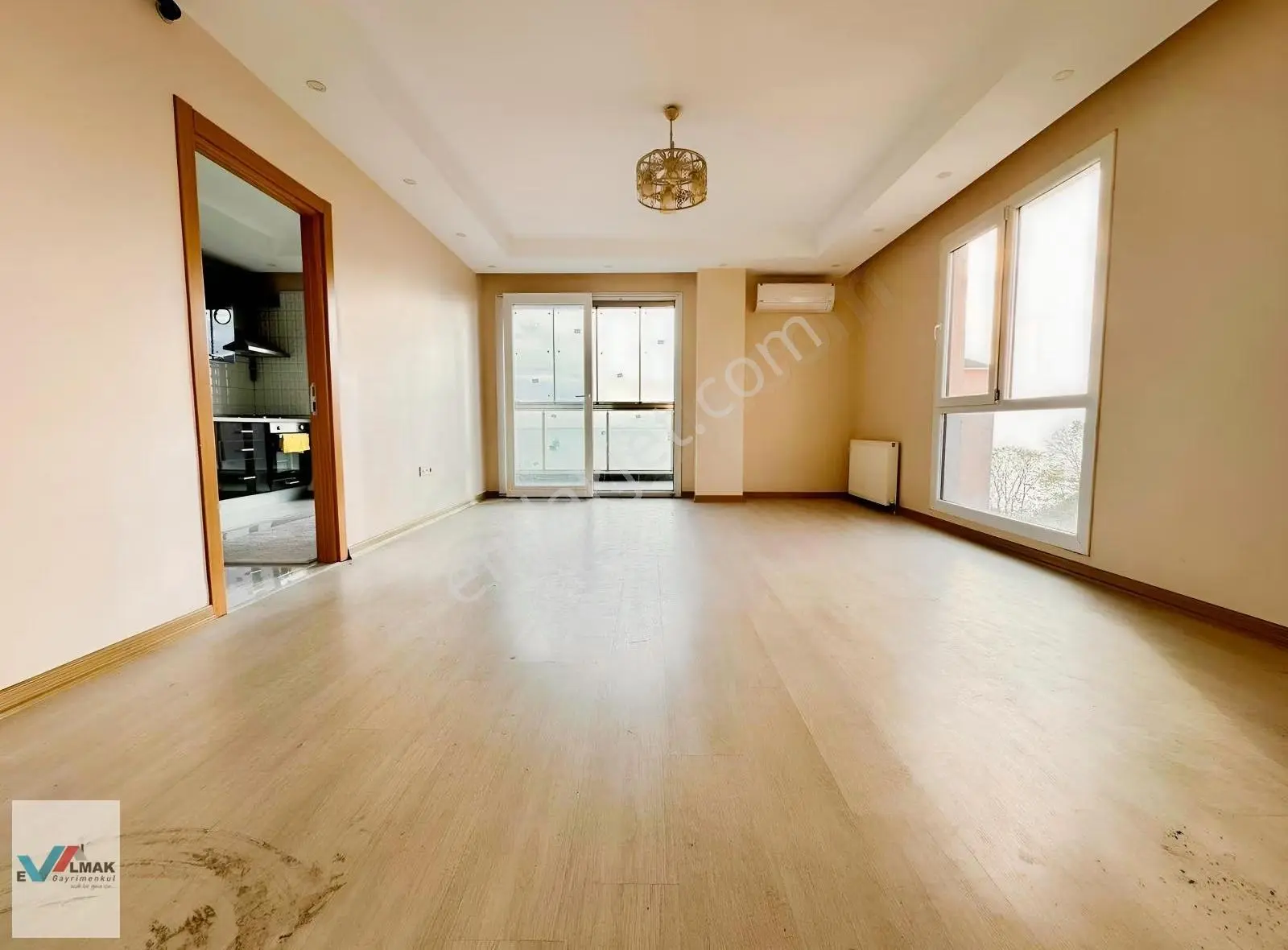 Evalmak'ta Ful Deniz Manzaralı 3+1(110m2) Asansörlü Arakat Daire - Görsel 3