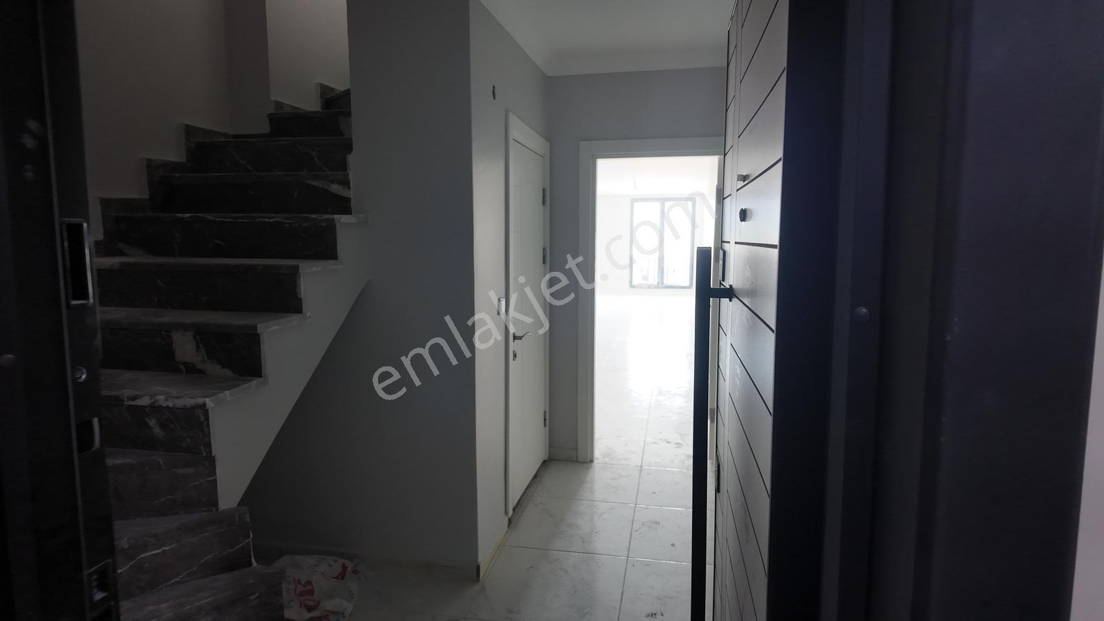 Tarcanlardan İzmit Bekirdere Merkezinde Kiralık 1+1 Çatı Dubleks - Görsel 15