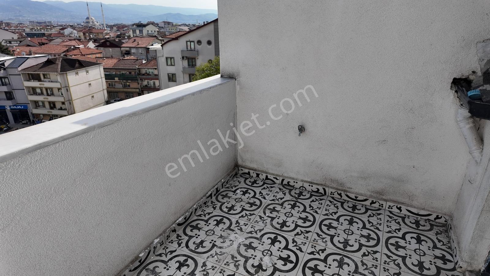 Tarcanlardan İzmit Bekirdere Merkezinde Kiralık 1+1 Çatı Dubleks - Görsel 25