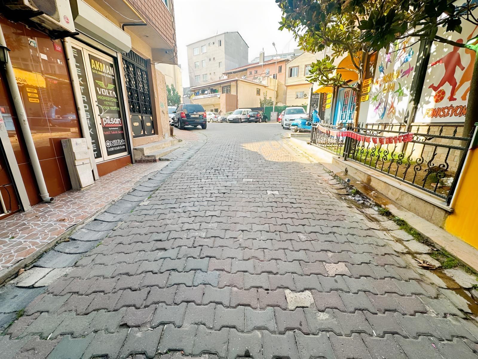 Sefaköy Ün Merkezinde İşlek Sokak Ta Her İşe Uygun Düz Ayak - Görsel 21