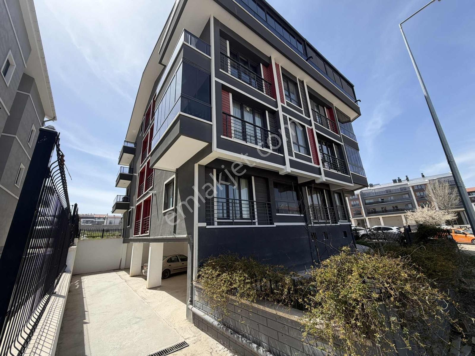 Alaçatı'dan/arakatta/iskanlı/balkonlu/eşyalı Satılık 2+1 Daire - Görsel 20