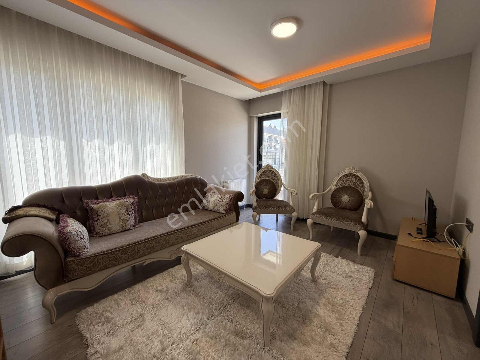 Alaçatı'dan/arakatta/iskanlı/balkonlu/eşyalı Satılık 2+1 Daire - Görsel 3