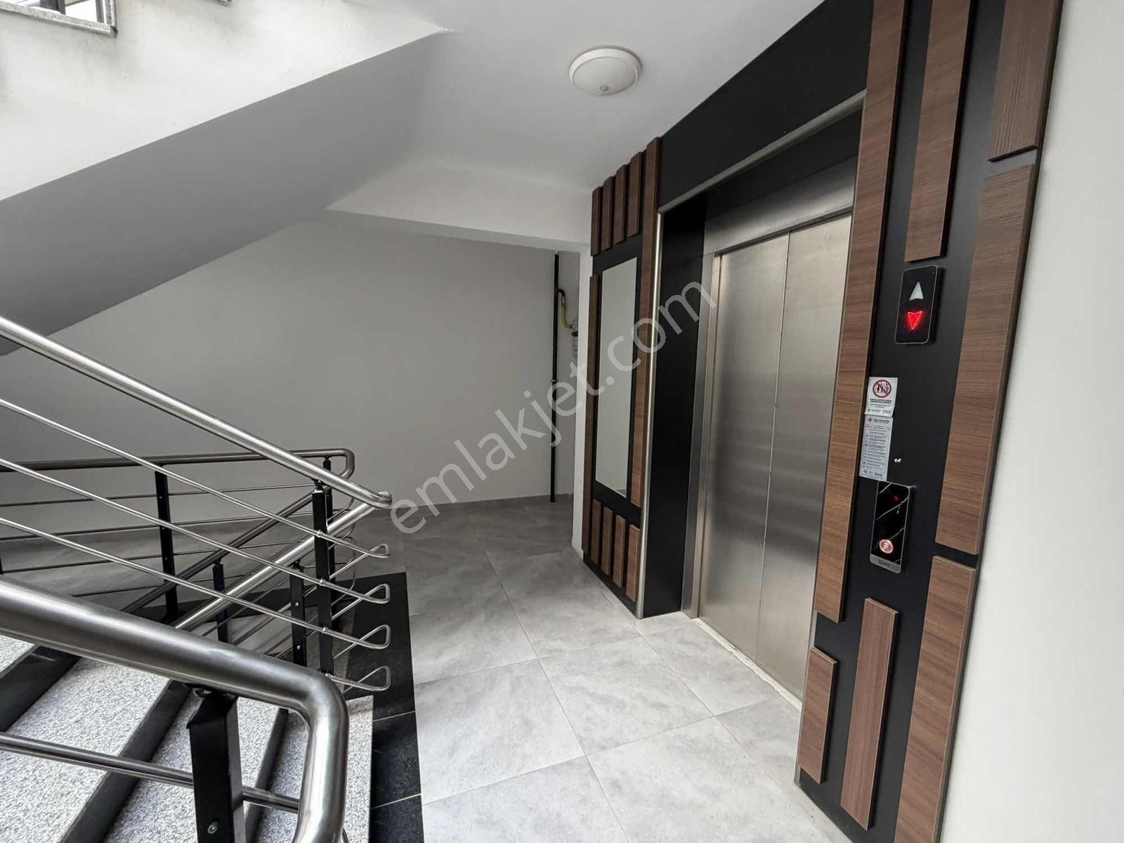 Alaçatı'dan/arakatta/iskanlı/balkonlu/eşyalı Satılık 2+1 Daire - Görsel 9
