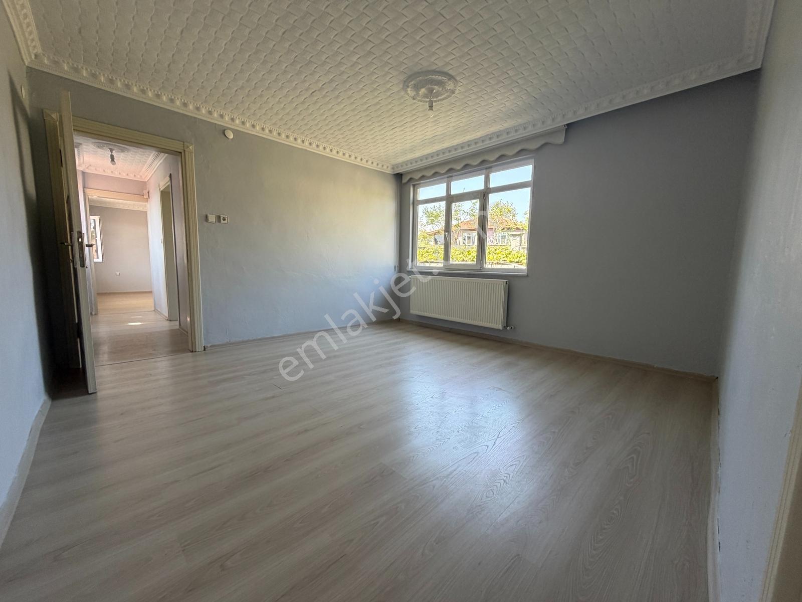 Emlak Evim- Çağlayanda Müstakil 2 Katlı Kiralık 3+1 Daire