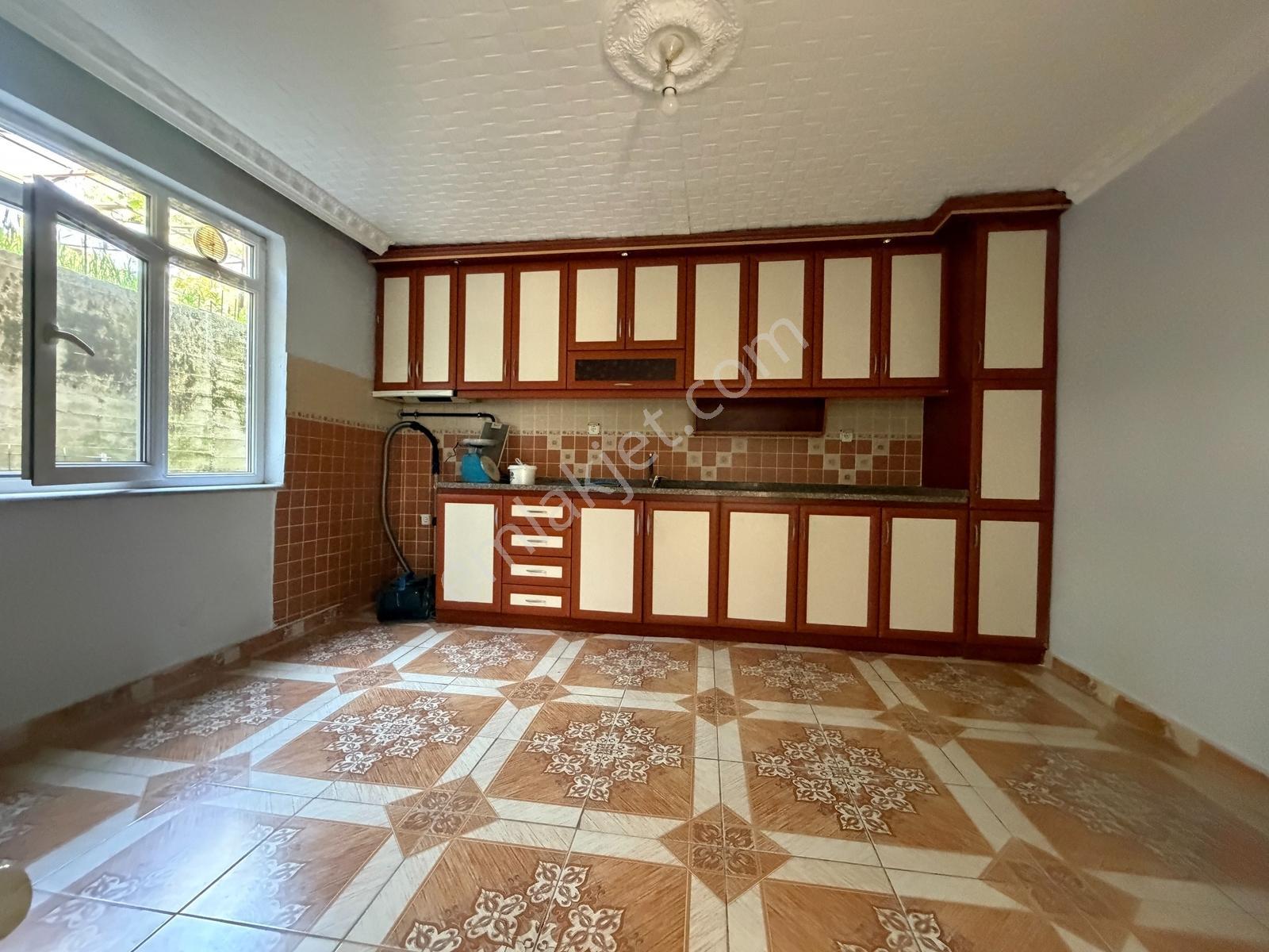 Emlak Evim- Çağlayanda Müstakil 2 Katlı Kiralık 3+1 Daire - Görsel 3