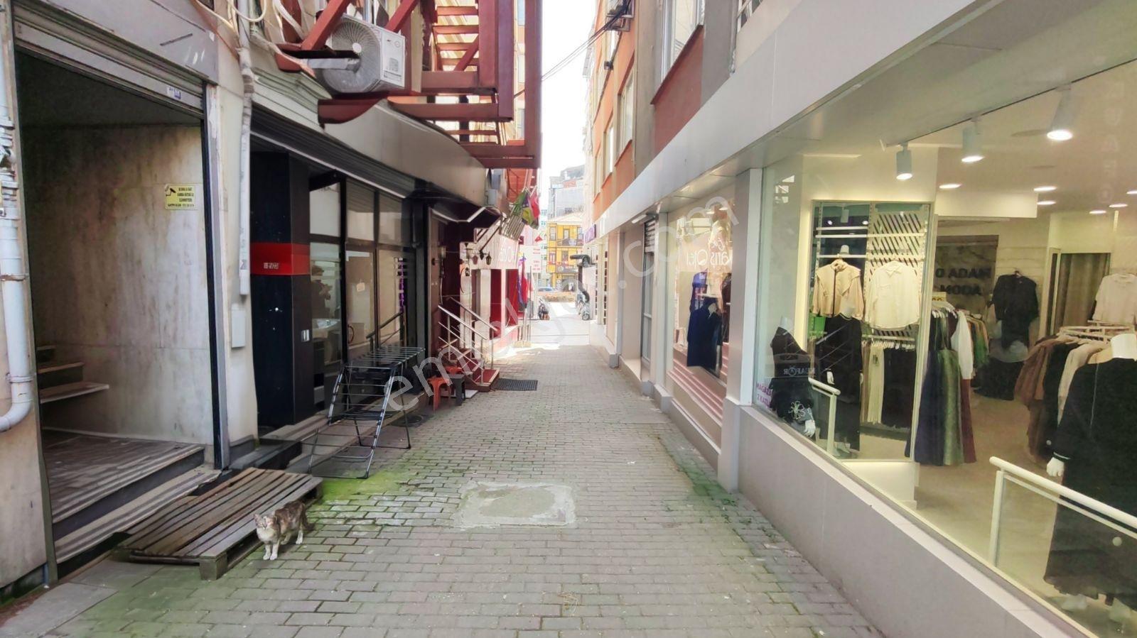 Tarcanlardan İzmit Merkez Yüksek Tabela Değerli Satılık Dükkan - Görsel 2