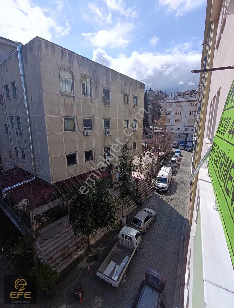 Efe Gayrimenkulden Akçaabat Merkezde Kiralık 3+1 Daire - Görsel 4