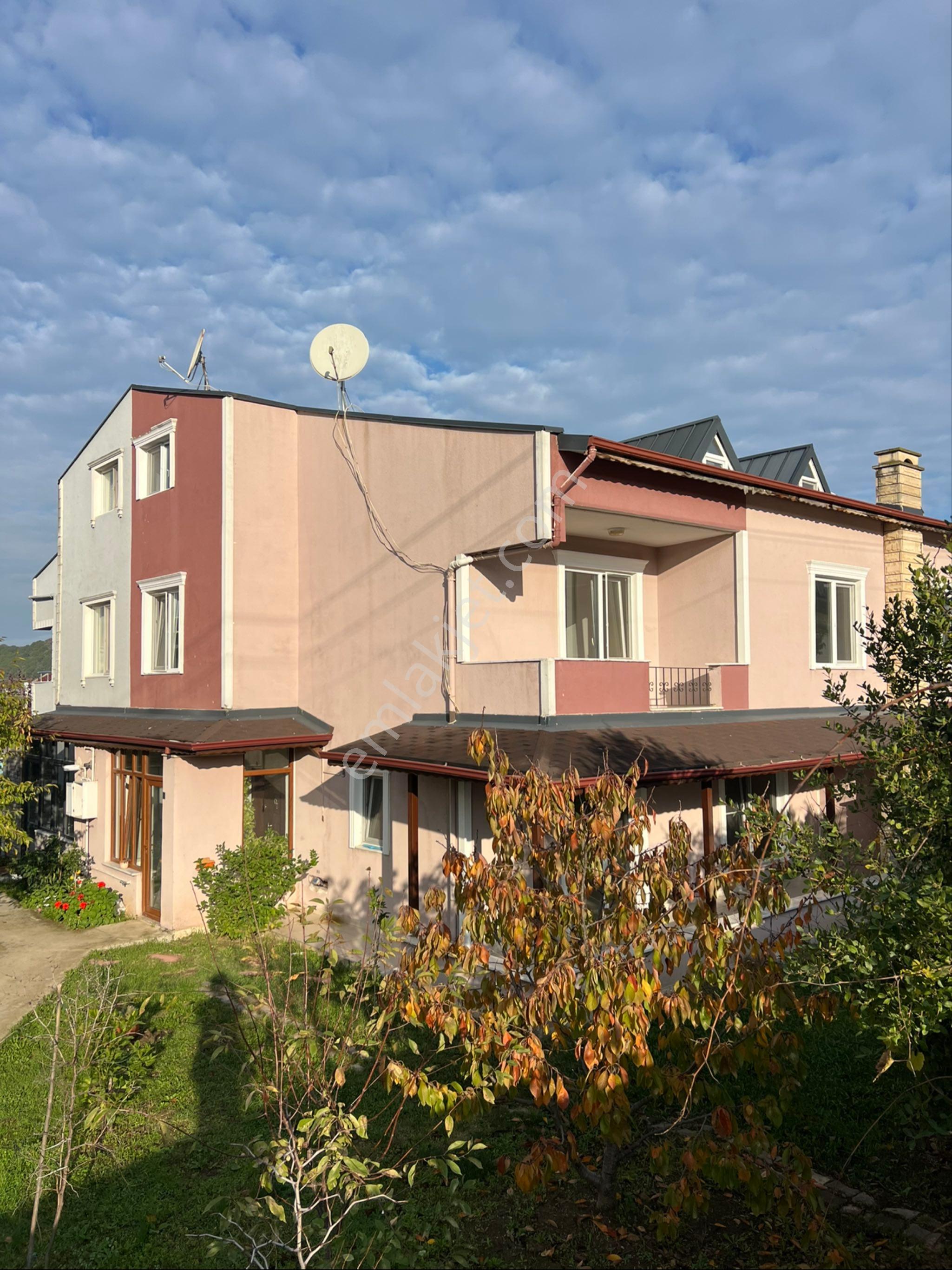 Yalova Özden Mah. Kardelen 2 Sitesinde Olimpik Havuzlu 4+1 Lüks Villa - Görsel 27