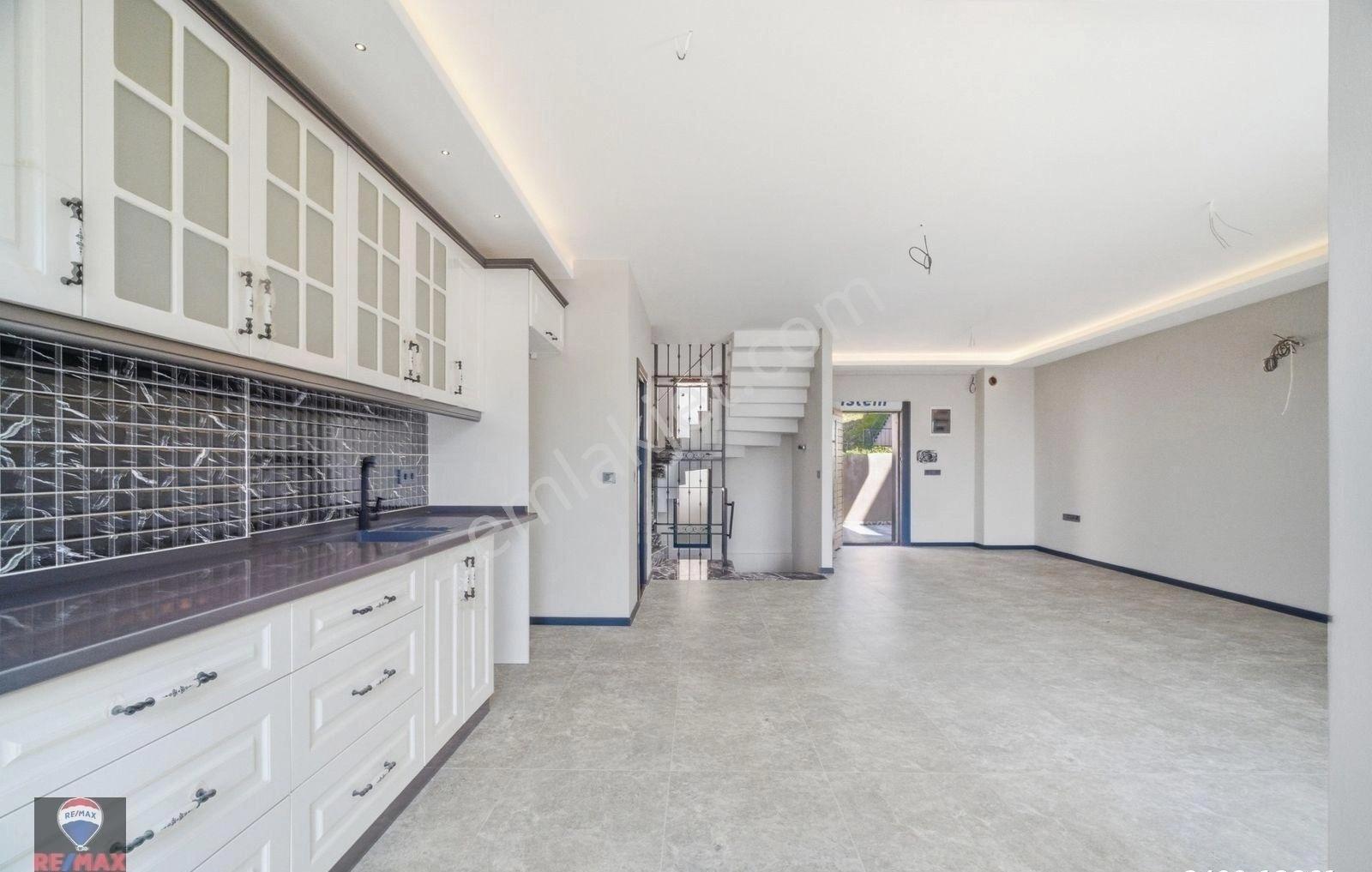 Narlıdere Merkezde Deniz Manzaralı 4+1 Satılık Villa - Görsel 19