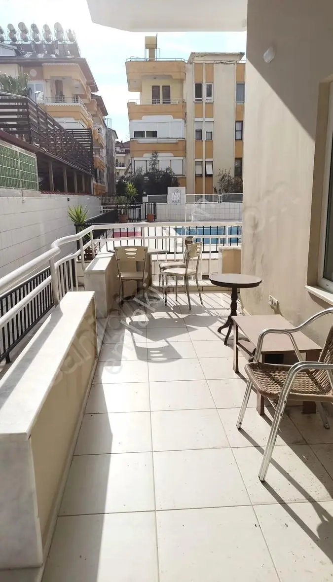 Alanya Oba'da Denize Yakın 1+1 Havuzlu Sitede 1+1 Daire