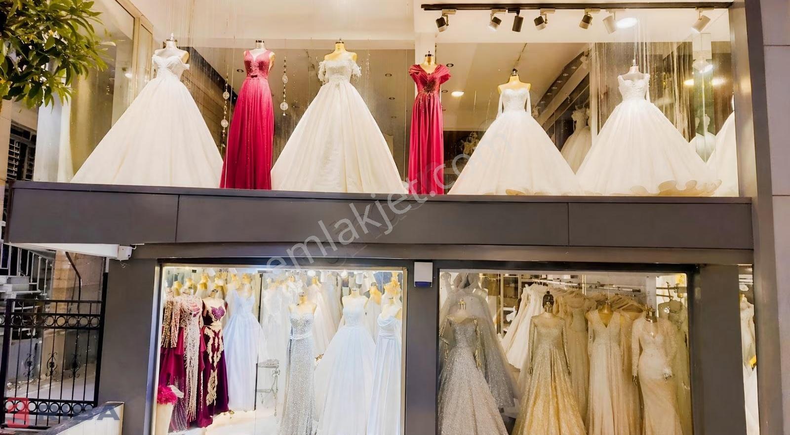 Işıklar Caddesi'nde Devren Kiralık Hazır Gelinlik Mağazası - Görsel 3