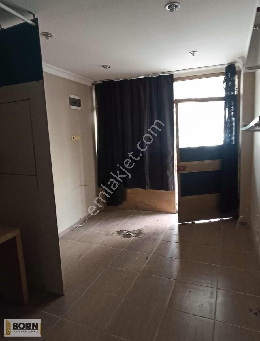 Bornova Gediz Cad. Yakını Ön Kullanımlı Wc Li Satılık Dükkan - Görsel 12