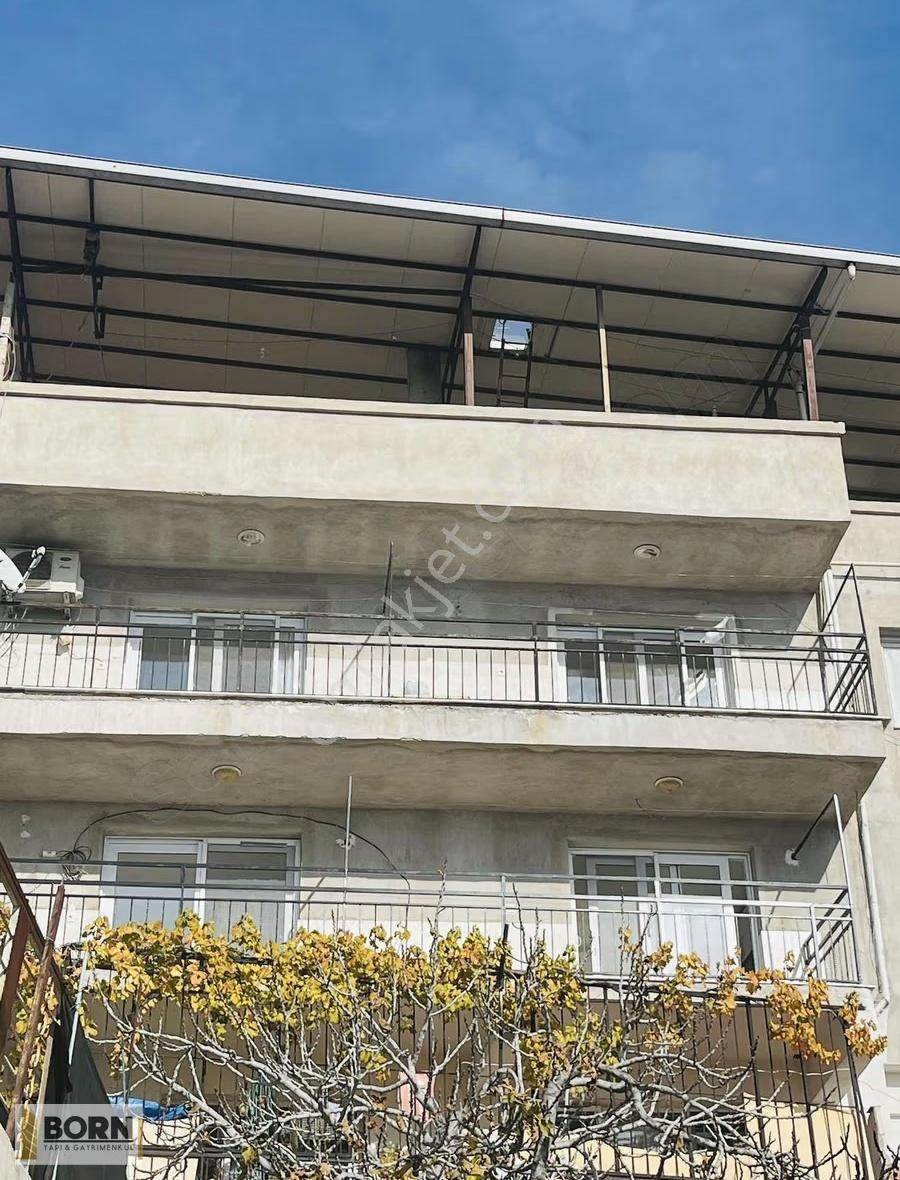 Bornova Yakaköy'de Sessiz, Doğa Manzaralı Boyalı Temız 3+1 Daıre - Görsel 18