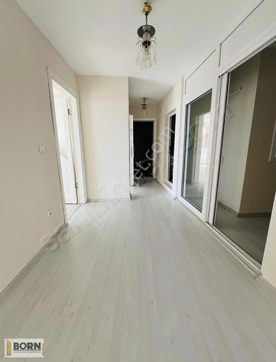 Bornova Yakaköy'de Sessiz, Doğa Manzaralı Boyalı Temız 3+1 Daıre - Görsel 10